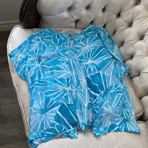 RVCA Sheer Patterned Top Blue White Tie Open Back - Picture 4 of 6